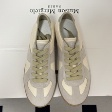 男➕10 顶级品质(飞机盒➕10 下单备注)Maison Margiela MM6马吉拉 经典款德训鞋2 男➕10 顶级品质(飞机盒➕10 下单备注)Maison Margiela MM6马吉拉 经典款德训鞋2