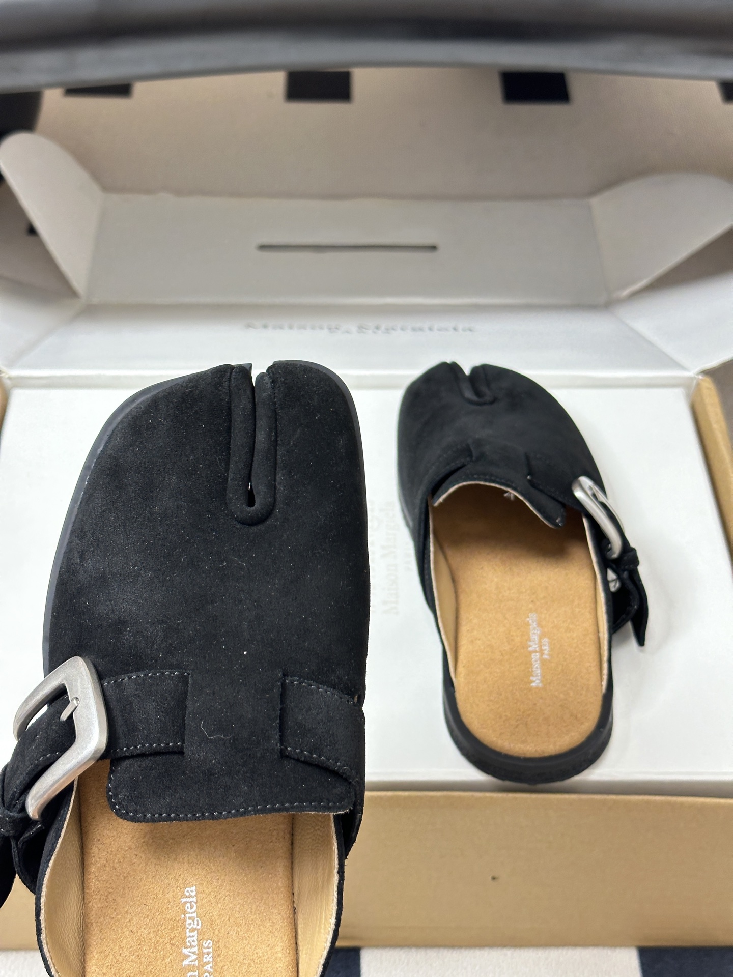 男➕10 顶级品质(飞机盒➕10 下单备注)Maison Margiela MM6马吉拉 2026春夏新 男➕10 顶级品质(飞机盒➕10 下单备注)Maison Margiela MM6马吉拉 2026春夏新