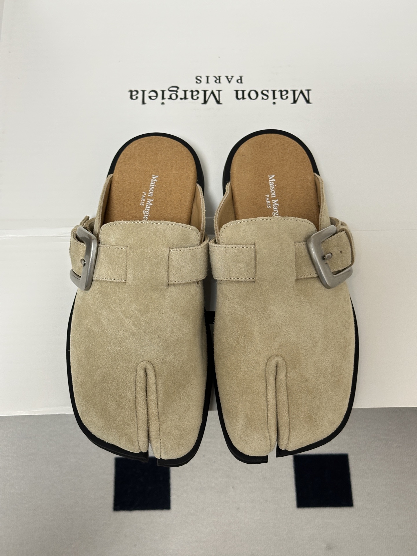 男➕10 顶级品质(飞机盒➕10 下单备注)Maison Margiela MM6马吉拉 2026春夏新 男➕10 顶级品质(飞机盒➕10 下单备注)Maison Margiela MM6马吉拉 2026春夏新