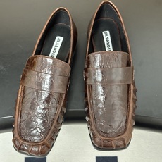 26ss 春夏新款JIL SANDER 吉尔桑达 方头褶皱乐福鞋一脚蹬套脚平底单鞋典型的乐福鞋鞋型,属于 26ss 春夏新款JIL SANDER 吉尔桑达 方头褶皱乐福鞋一脚蹬套脚平底单鞋典型的乐福鞋鞋型,属于
