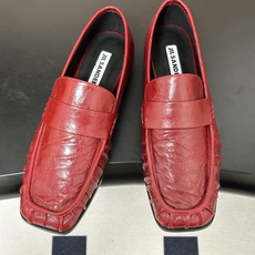 26ss 春夏新款JIL SANDER 吉尔桑达 方头褶皱乐福鞋一脚蹬套脚平底单鞋典型的乐福鞋鞋型,属于 26ss 春夏新款JIL SANDER 吉尔桑达 方头褶皱乐福鞋一脚蹬套脚平底单鞋典型的乐福鞋鞋型,属于