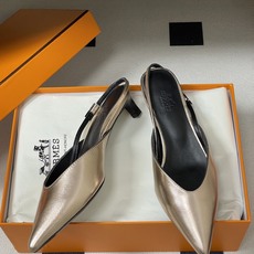 Hermes 爱马仕🐎 2026春夏新款 H家 Nicole露跟凉鞋系列尖头Kelly扣高跟凉鞋 小猫跟 Hermes 爱马仕🐎 2026春夏新款 H家 Nicole露跟凉鞋系列尖头Kelly扣高跟凉鞋 小猫跟