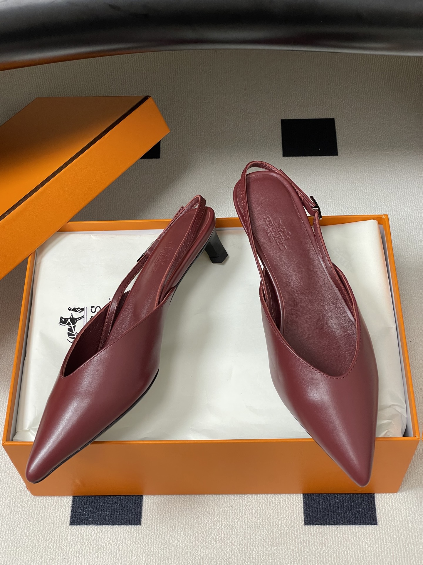 Hermes 爱马仕🐎 2026春夏新款 H家 Nicole露跟凉鞋系列尖头Kelly扣高跟凉鞋 小猫跟