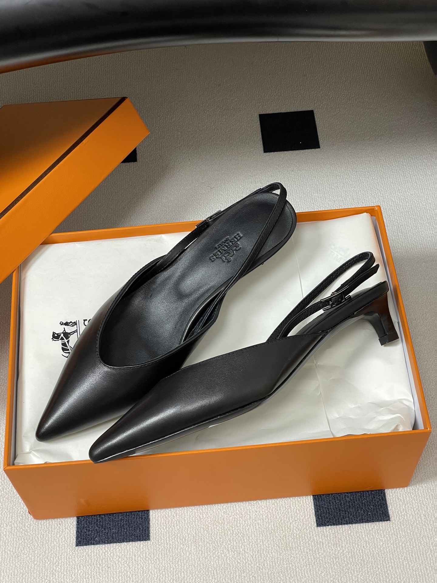 Hermes 爱马仕🐎 2026春夏新款 H家 Nicole露跟凉鞋系列尖头Kelly扣高跟凉鞋 小猫跟