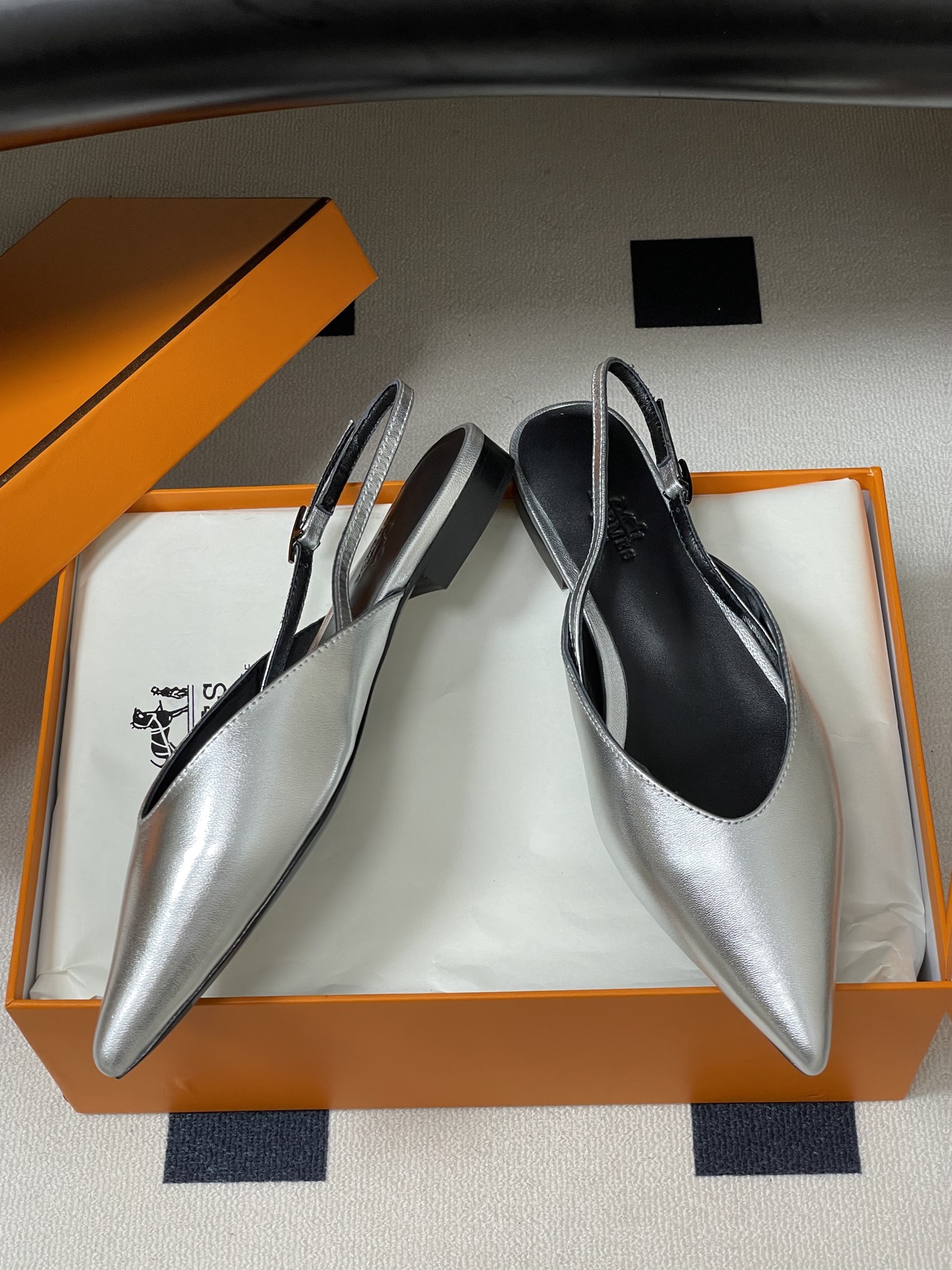 Hermes 爱马仕🐎 2026春夏新款 H家 Nicole露跟凉鞋系列尖头Kelly扣高跟凉鞋 小猫跟