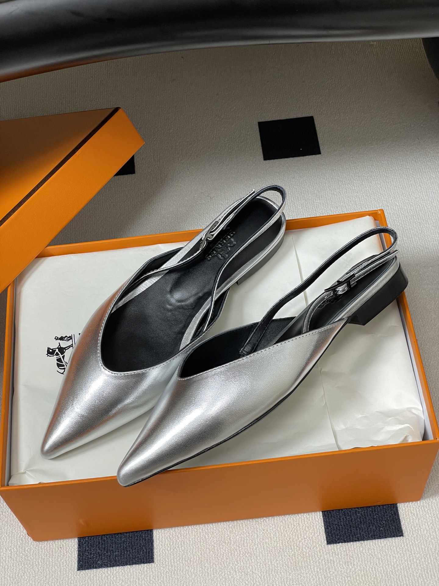 Hermes 爱马仕🐎 2026春夏新款 H家 Nicole露跟凉鞋系列尖头Kelly扣高跟凉鞋 小猫跟
