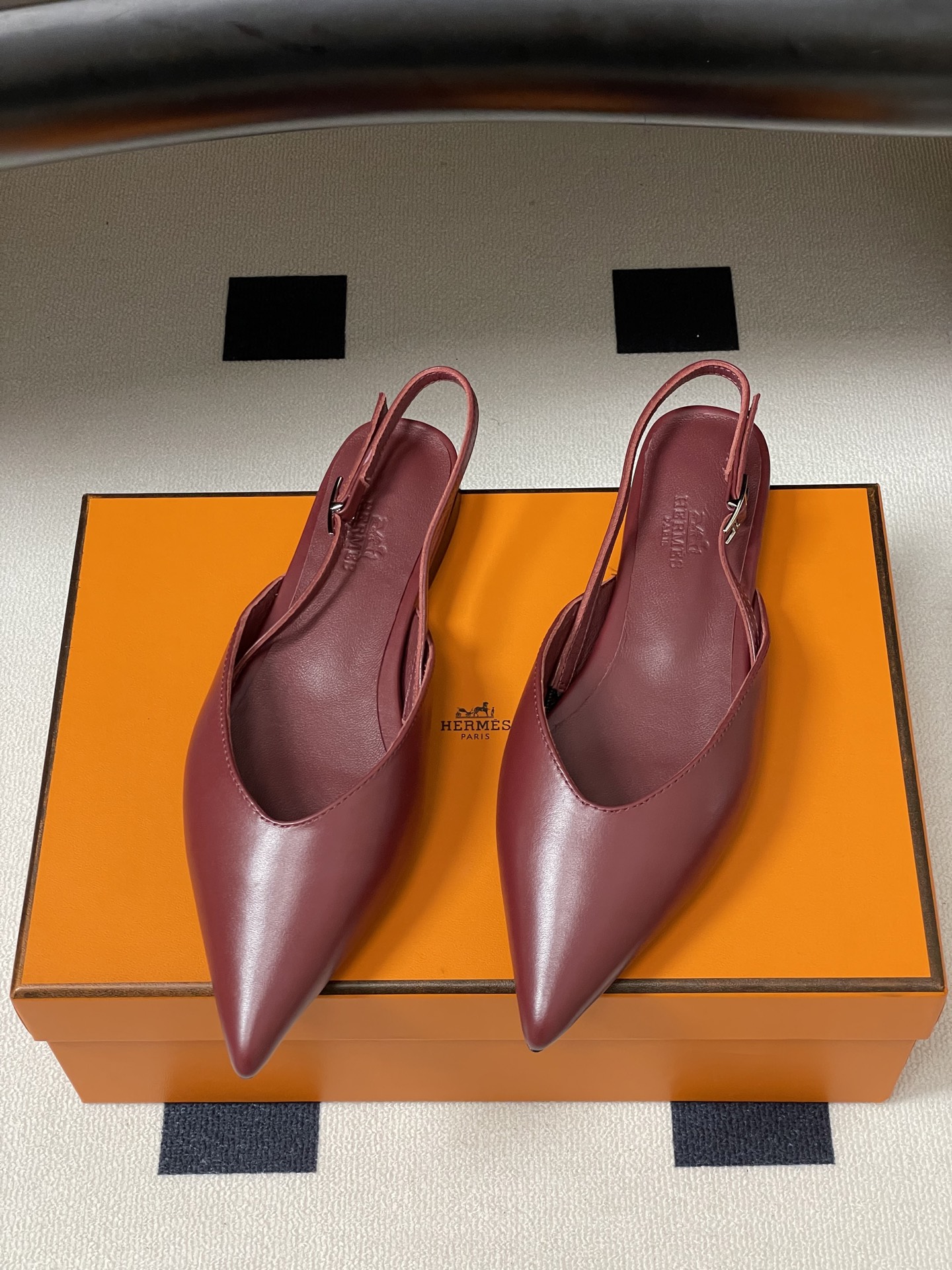 Hermes 爱马仕🐎 2026春夏新款 H家 Nicole露跟凉鞋系列尖头Kelly扣高跟凉鞋 小猫跟