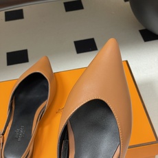Hermes 爱马仕🐎 2026春夏新款 H家 Nicole露跟凉鞋系列尖头Kelly扣高跟凉鞋 小猫跟 Hermes 爱马仕🐎 2026春夏新款 H家 Nicole露跟凉鞋系列尖头Kelly扣高跟凉鞋 小猫跟