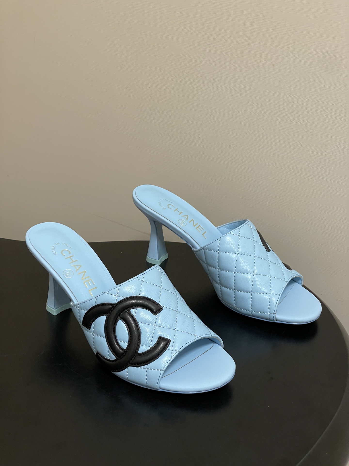 2026早春度假系列爆品🔥Chanel 小香26A 经典双C菱格鱼嘴蜜儿高跟拖鞋标志性双C扣凉拖鞋简约时