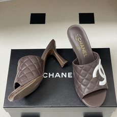 2026早春度假系列爆品🔥Chanel 小香26A 经典双C菱格鱼嘴蜜儿高跟拖鞋标志性双C扣凉拖鞋简约时 2026早春度假系列爆品🔥Chanel 小香26A 经典双C菱格鱼嘴蜜儿高跟拖鞋标志性双C扣凉拖鞋简约时