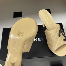 2026早春度假系列爆品🔥Chanel 小香26A 经典双C菱格鱼嘴蜜儿高跟拖鞋标志性双C扣凉拖鞋简约时 2026早春度假系列爆品🔥Chanel 小香26A 经典双C菱格鱼嘴蜜儿高跟拖鞋标志性双C扣凉拖鞋简约时