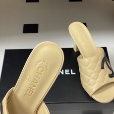 2026早春度假系列爆品🔥Chanel 小香26A 经典双C菱格鱼嘴蜜儿高跟拖鞋标志性双C扣凉拖鞋简约时 2026早春度假系列爆品🔥Chanel 小香26A 经典双C菱格鱼嘴蜜儿高跟拖鞋标志性双C扣凉拖鞋简约时