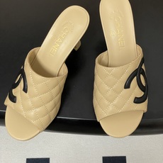 2026早春度假系列爆品🔥Chanel 小香26A 经典双C菱格鱼嘴蜜儿高跟拖鞋标志性双C扣凉拖鞋简约时 2026早春度假系列爆品🔥Chanel 小香26A 经典双C菱格鱼嘴蜜儿高跟拖鞋标志性双C扣凉拖鞋简约时