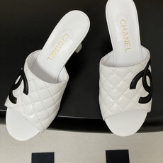 2026早春度假系列爆品🔥Chanel 小香26A 经典双C菱格鱼嘴蜜儿高跟拖鞋标志性双C扣凉拖鞋简约时 2026早春度假系列爆品🔥Chanel 小香26A 经典双C菱格鱼嘴蜜儿高跟拖鞋标志性双C扣凉拖鞋简约时