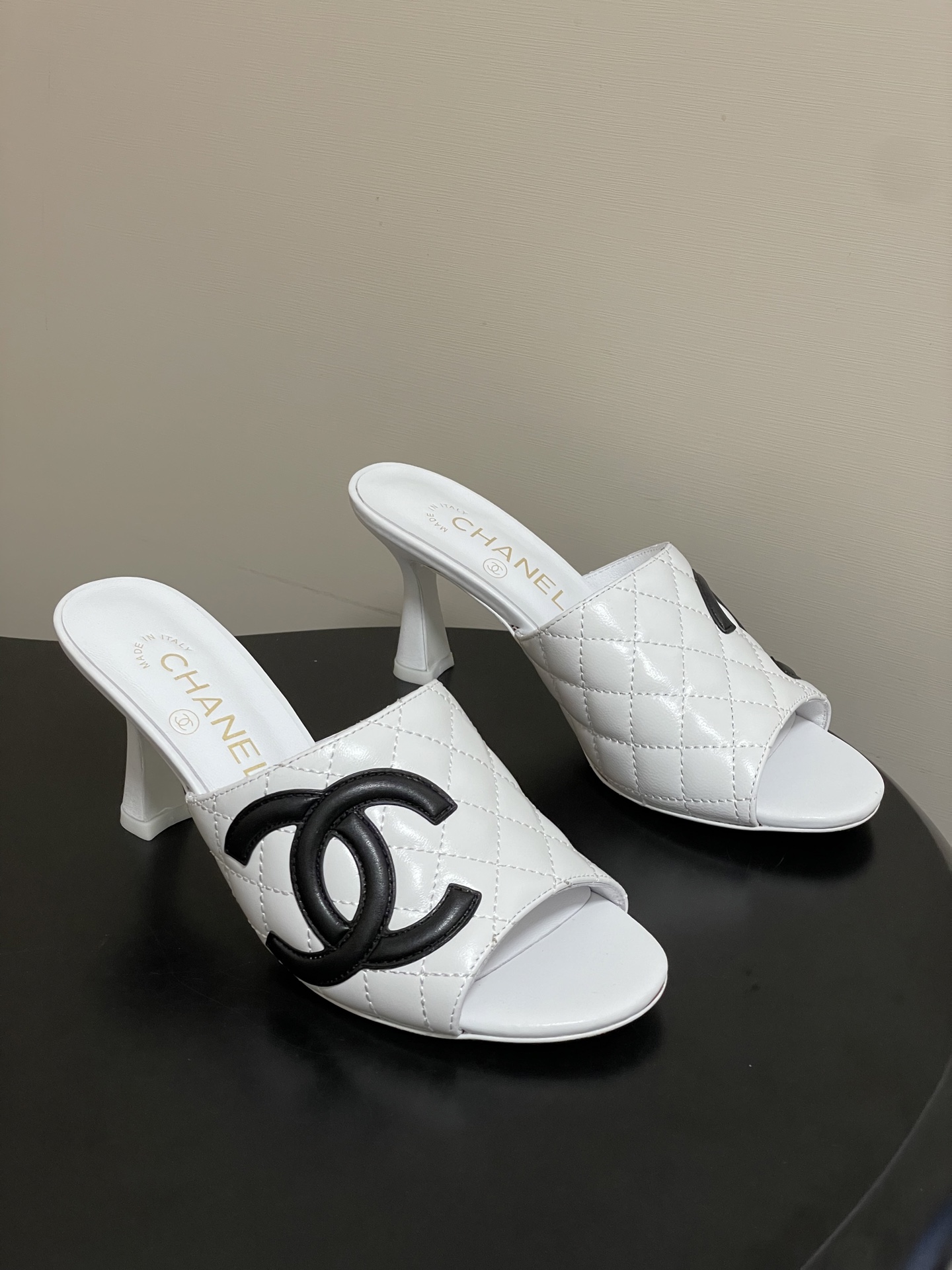 2026早春度假系列爆品🔥Chanel 小香26A 经典双C菱格鱼嘴蜜儿高跟拖鞋标志性双C扣凉拖鞋简约时