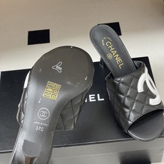 2026早春度假系列爆品🔥Chanel 小香26A 经典双C菱格鱼嘴蜜儿高跟拖鞋标志性双C扣凉拖鞋简约时 2026早春度假系列爆品🔥Chanel 小香26A 经典双C菱格鱼嘴蜜儿高跟拖鞋标志性双C扣凉拖鞋简约时