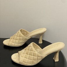 2026早春度假系列爆品🔥Chanel 小香26A 经典菱格鱼嘴蜜儿高跟拖鞋标志性双C扣凉拖鞋简约时尚, 2026早春度假系列爆品🔥Chanel 小香26A 经典菱格鱼嘴蜜儿高跟拖鞋标志性双C扣凉拖鞋简约时尚,