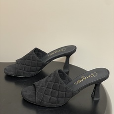 2026早春度假系列爆品🔥Chanel 小香26A 经典菱格鱼嘴蜜儿高跟拖鞋标志性双C扣凉拖鞋简约时尚, 2026早春度假系列爆品🔥Chanel 小香26A 经典菱格鱼嘴蜜儿高跟拖鞋标志性双C扣凉拖鞋简约时尚,
