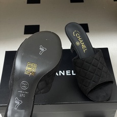2026早春度假系列爆品🔥Chanel 小香26A 经典菱格鱼嘴蜜儿高跟拖鞋标志性双C扣凉拖鞋简约时尚, 2026早春度假系列爆品🔥Chanel 小香26A 经典菱格鱼嘴蜜儿高跟拖鞋标志性双C扣凉拖鞋简约时尚,