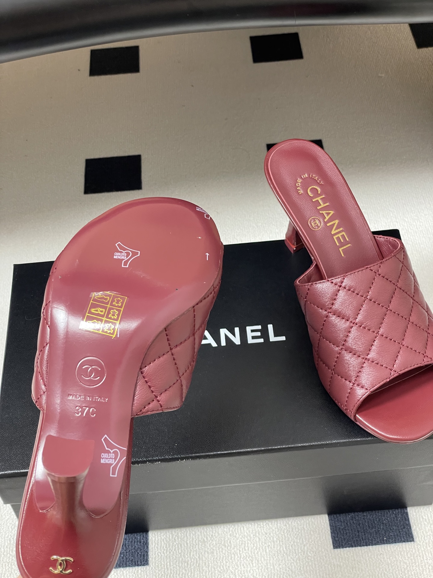 2026早春度假系列爆品🔥Chanel 小香26A 经典菱格鱼嘴蜜儿高跟拖鞋标志性双C扣凉拖鞋简约时尚, 2026早春度假系列爆品🔥Chanel 小香26A 经典菱格鱼嘴蜜儿高跟拖鞋标志性双C扣凉拖鞋简约时尚,
