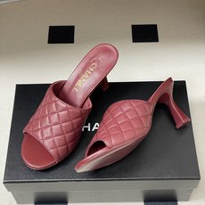 2026早春度假系列爆品🔥Chanel 小香26A 经典菱格鱼嘴蜜儿高跟拖鞋标志性双C扣凉拖鞋简约时尚, 2026早春度假系列爆品🔥Chanel 小香26A 经典菱格鱼嘴蜜儿高跟拖鞋标志性双C扣凉拖鞋简约时尚,