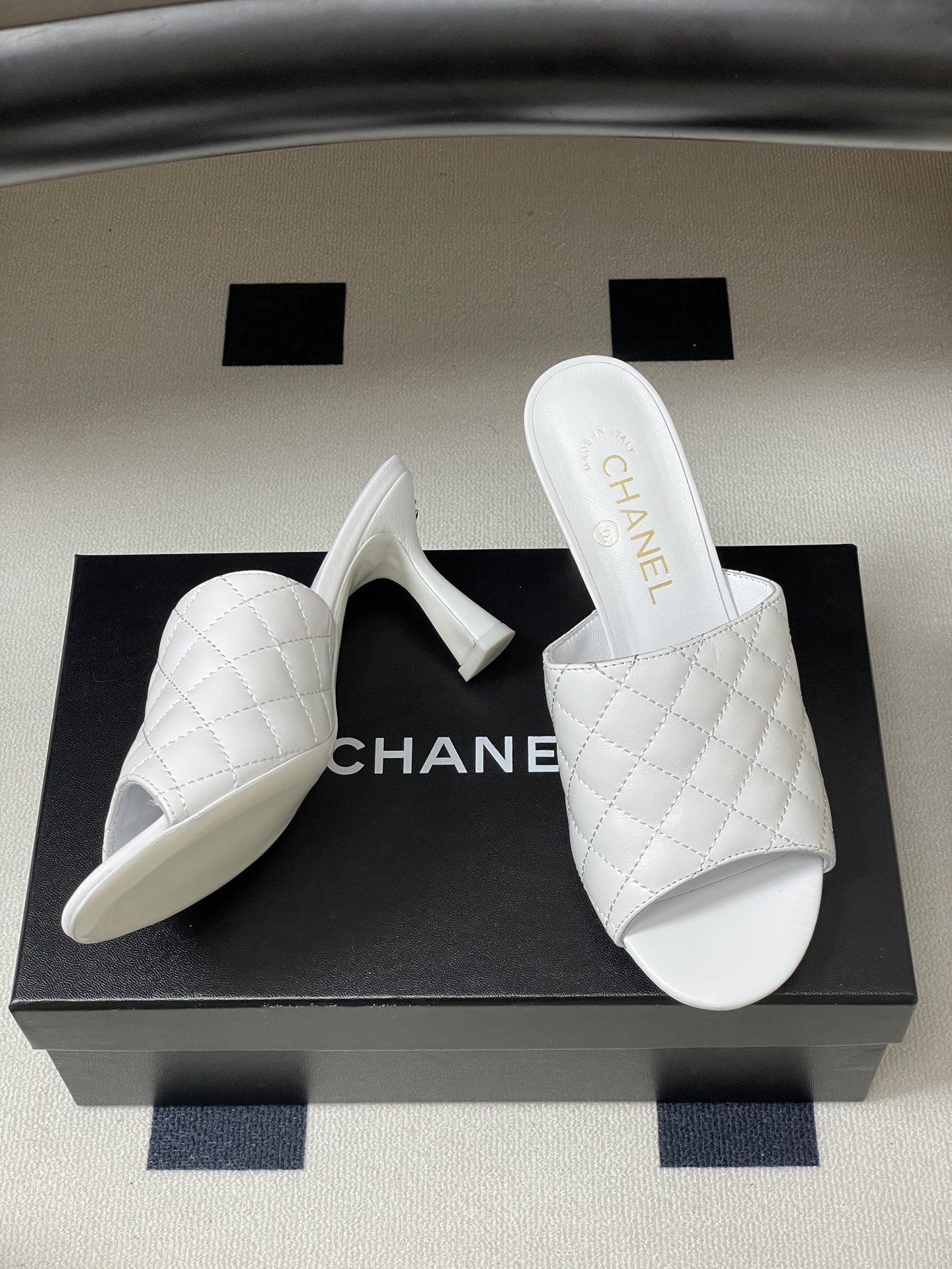 2026早春度假系列爆品🔥Chanel 小香26A 经典菱格鱼嘴蜜儿高跟拖鞋标志性双C扣凉拖鞋简约时尚, 2026早春度假系列爆品🔥Chanel 小香26A 经典菱格鱼嘴蜜儿高跟拖鞋标志性双C扣凉拖鞋简约时尚,