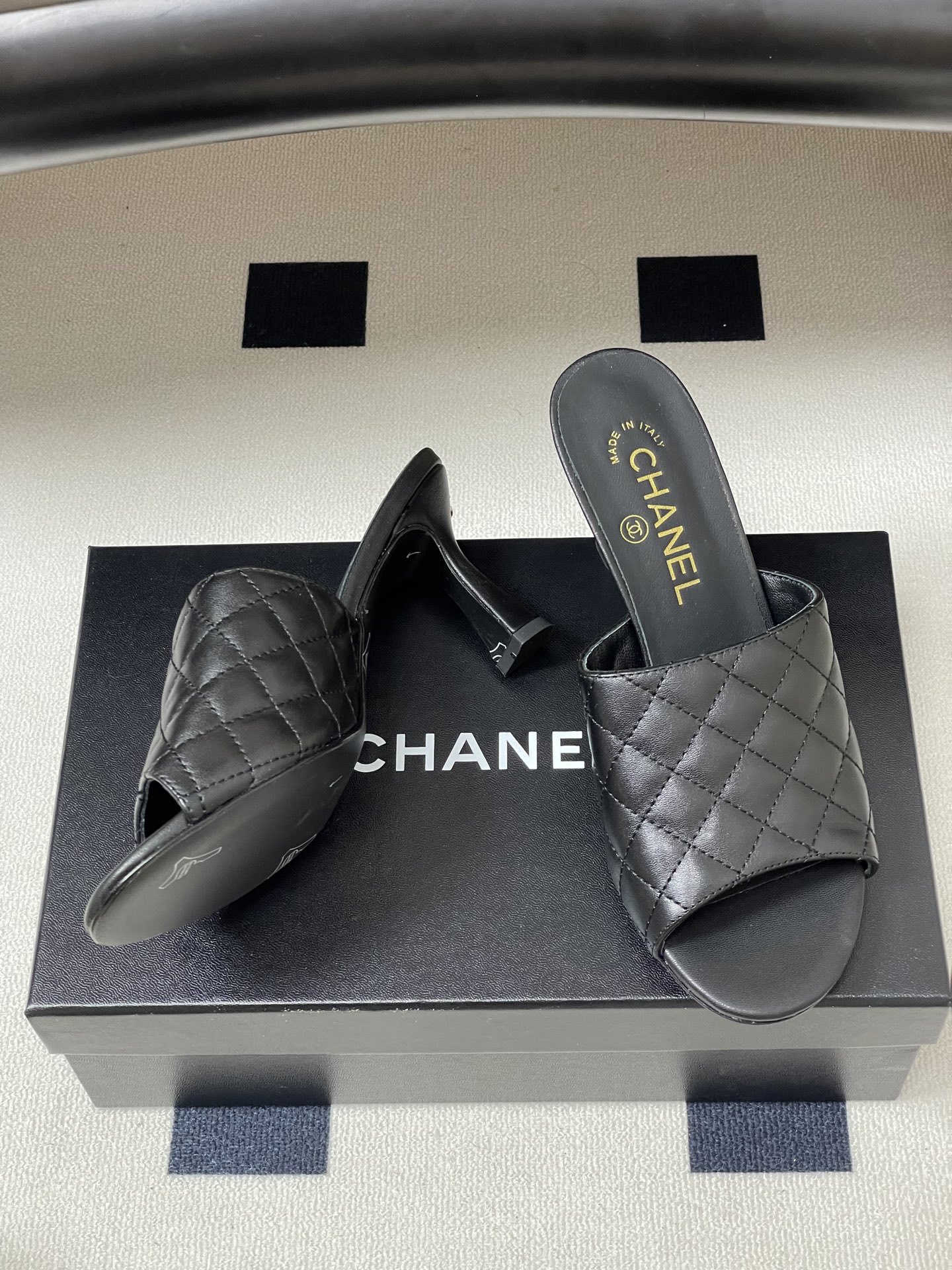 2026早春度假系列爆品🔥Chanel 小香26A 经典菱格鱼嘴蜜儿高跟拖鞋标志性双C扣凉拖鞋简约时尚, 2026早春度假系列爆品🔥Chanel 小香26A 经典菱格鱼嘴蜜儿高跟拖鞋标志性双C扣凉拖鞋简约时尚,