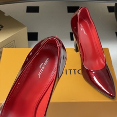 26ss春夏新款 LOUIS VUITTON 路易威登 LV 尖头复古高跟鞋渐变跟漆皮亮面单鞋豪门姐姐风 26ss春夏新款 LOUIS VUITTON 路易威登 LV 尖头复古高跟鞋渐变跟漆皮亮面单鞋豪门姐姐风