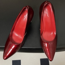 26ss春夏新款 LOUIS VUITTON 路易威登 LV 尖头复古高跟鞋渐变跟漆皮亮面单鞋豪门姐姐风 26ss春夏新款 LOUIS VUITTON 路易威登 LV 尖头复古高跟鞋渐变跟漆皮亮面单鞋豪门姐姐风