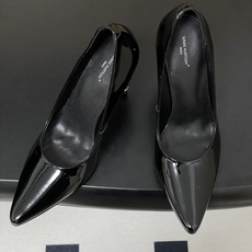26ss春夏新款 LOUIS VUITTON 路易威登 LV 尖头复古高跟鞋渐变跟漆皮亮面单鞋豪门姐姐风 26ss春夏新款 LOUIS VUITTON 路易威登 LV 尖头复古高跟鞋渐变跟漆皮亮面单鞋豪门姐姐风