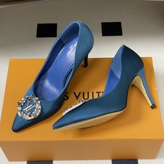 26ss春夏新款 LOUIS VUITTON 路易威登 LV MET 经典字母钻扣高跟鞋尖头缎面水钻扣细 26ss春夏新款 LOUIS VUITTON 路易威登 LV MET 经典字母钻扣高跟鞋尖头缎面水钻扣细
