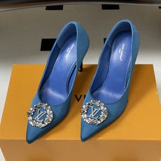 26ss春夏新款 LOUIS VUITTON 路易威登 LV MET 经典字母钻扣高跟鞋尖头缎面水钻扣细 26ss春夏新款 LOUIS VUITTON 路易威登 LV MET 经典字母钻扣高跟鞋尖头缎面水钻扣细