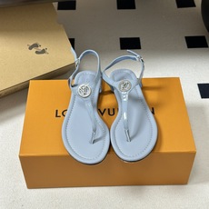26ss夏季新配色 LOUIS VUITTON 路易威登 LV VIBE 夹趾人字拖鞋五金圆扣夹脚凉鞋本 26ss夏季新配色 LOUIS VUITTON 路易威登 LV VIBE 夹趾人字拖鞋五金圆扣夹脚凉鞋本