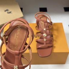26ss夏季新款 LOUIS VUITTON 路易威登 LV GAIA凉鞋方头罗马五金扣粗跟凉鞋Gaia 26ss夏季新款 LOUIS VUITTON 路易威登 LV GAIA凉鞋方头罗马五金扣粗跟凉鞋Gaia
