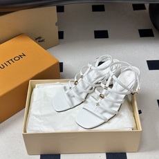 26ss夏季新款 LOUIS VUITTON 路易威登 LV GAIA凉鞋方头罗马五金扣粗跟凉鞋Gaia 26ss夏季新款 LOUIS VUITTON 路易威登 LV GAIA凉鞋方头罗马五金扣粗跟凉鞋Gaia