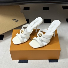 26Ss 夏季新款Louis vuiteeon LV 9AM凉拖经典字母五金扣高跟凉拖鞋方头露趾拖鞋LV 26Ss 夏季新款Louis vuiteeon LV 9AM凉拖经典字母五金扣高跟凉拖鞋方头露趾拖鞋LV