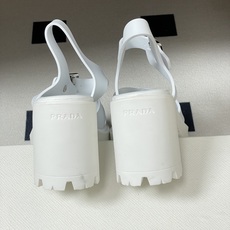 26Fw春夏新款Prada 普拉达 经典三角标Monolith厚底交叉带凉鞋防水台橡胶罗马沙滩凉鞋粗高跟 26Fw春夏新款Prada 普拉达 经典三角标Monolith厚底交叉带凉鞋防水台橡胶罗马沙滩凉鞋粗高跟