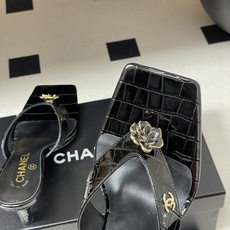 26Ss春夏新款Chanel 小香26最新走秀款 经典双C扣/山茶花人字拖鞋高跟凉拖鞋方头夹脚人字拖鞋细 26Ss春夏新款Chanel 小香26最新走秀款 经典双C扣/山茶花人字拖鞋高跟凉拖鞋方头夹脚人字拖鞋细
