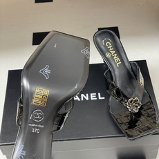 26Ss春夏新款Chanel 小香26最新走秀款 经典双C扣/山茶花人字拖鞋高跟凉拖鞋方头夹脚人字拖鞋细 26Ss春夏新款Chanel 小香26最新走秀款 经典双C扣/山茶花人字拖鞋高跟凉拖鞋方头夹脚人字拖鞋细