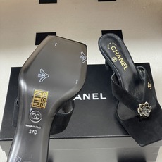 26Ss春夏新款Chanel 小香26最新走秀款 经典双C扣/山茶花人字拖鞋高跟凉拖鞋方头夹脚人字拖鞋细 26Ss春夏新款Chanel 小香26最新走秀款 经典双C扣/山茶花人字拖鞋高跟凉拖鞋方头夹脚人字拖鞋细