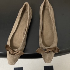 Loro Piana 诺悠翩雅 LP 春夏新款 Primula蝴蝶结平底芭蕾舞鞋麂皮老钱风复古浅口单鞋这 Loro Piana 诺悠翩雅 LP 春夏新款 Primula蝴蝶结平底芭蕾舞鞋麂皮老钱风复古浅口单鞋这