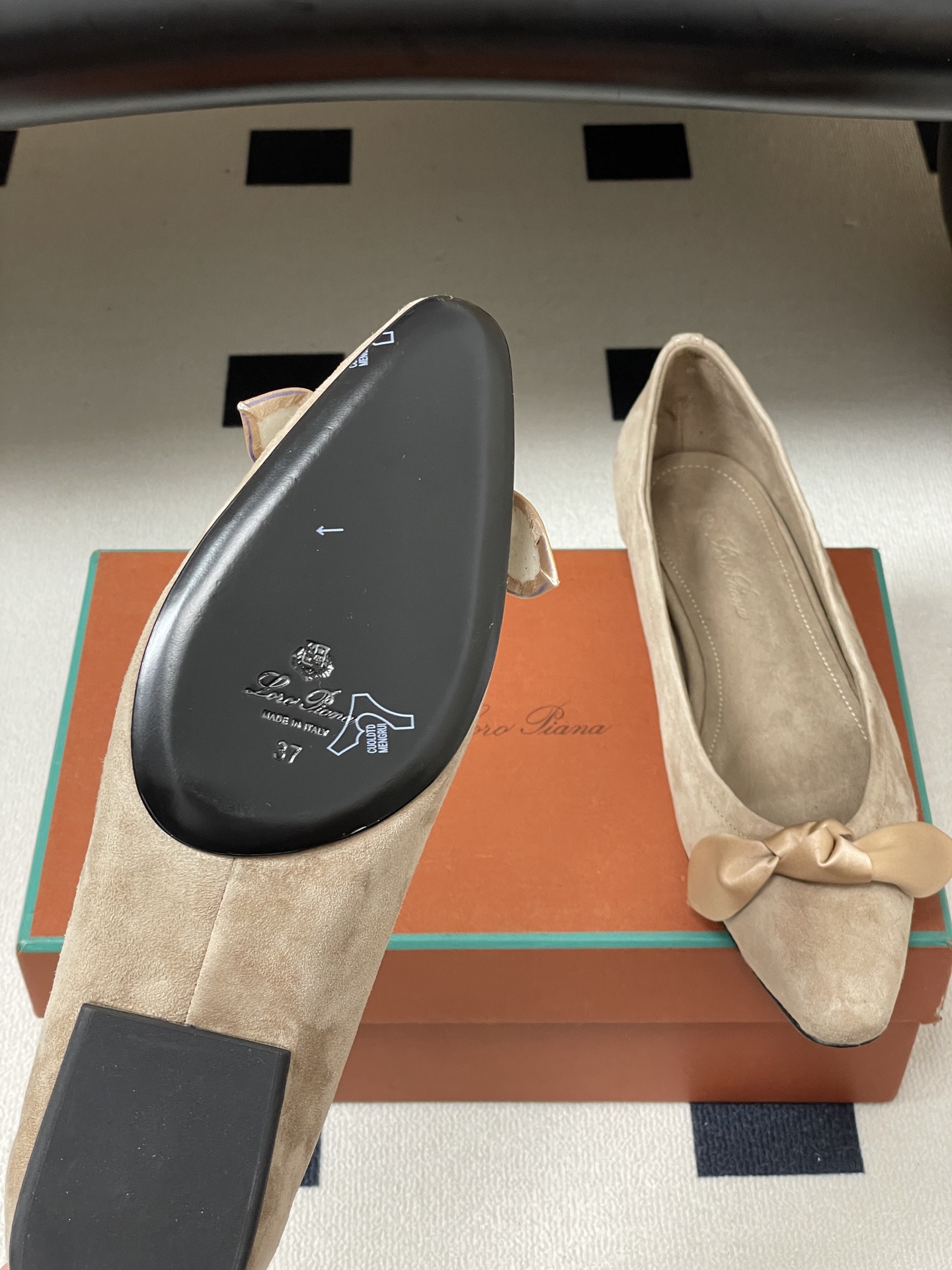Loro Piana 诺悠翩雅 LP 春夏新款 Primula蝴蝶结平底芭蕾舞鞋麂皮老钱风复古浅口单鞋这