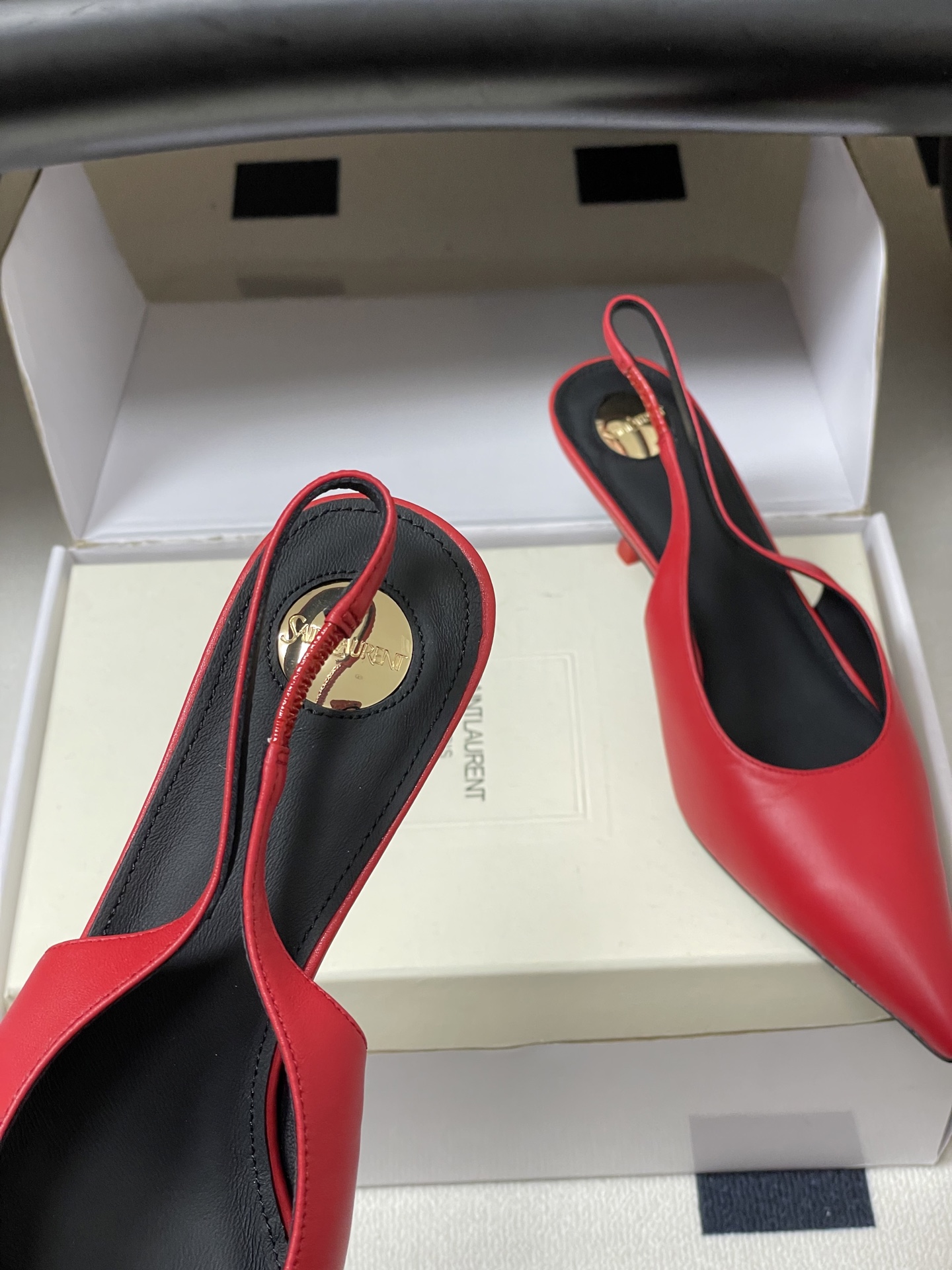 (配高档飞机盒✈️)Saint Laurent 26SS春夏新款 YSL 尖头后空凉鞋🆕透明小猫跟凉鞋自 (配高档飞机盒✈️)Saint Laurent 26SS春夏新款 YSL 尖头后空凉鞋🆕透明小猫跟凉鞋自