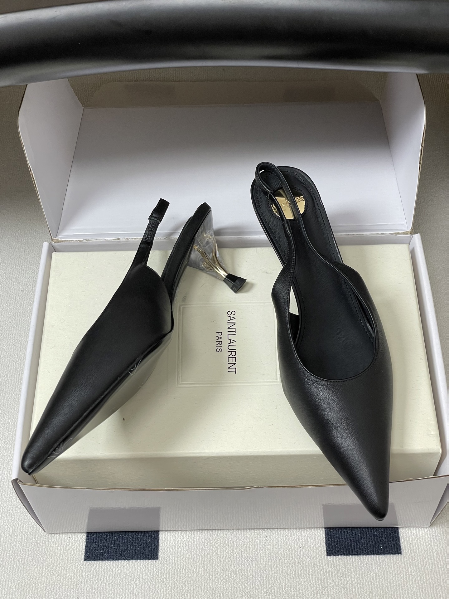 (配高档飞机盒✈️)Saint Laurent 26SS春夏新款 YSL 尖头后空凉鞋🆕透明小猫跟凉鞋自 (配高档飞机盒✈️)Saint Laurent 26SS春夏新款 YSL 尖头后空凉鞋🆕透明小猫跟凉鞋自