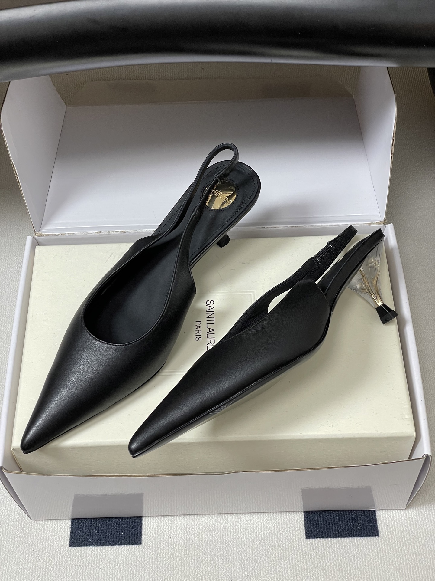 (配高档飞机盒✈️)Saint Laurent 26SS春夏新款 YSL 尖头后空凉鞋🆕透明小猫跟凉鞋自 (配高档飞机盒✈️)Saint Laurent 26SS春夏新款 YSL 尖头后空凉鞋🆕透明小猫跟凉鞋自