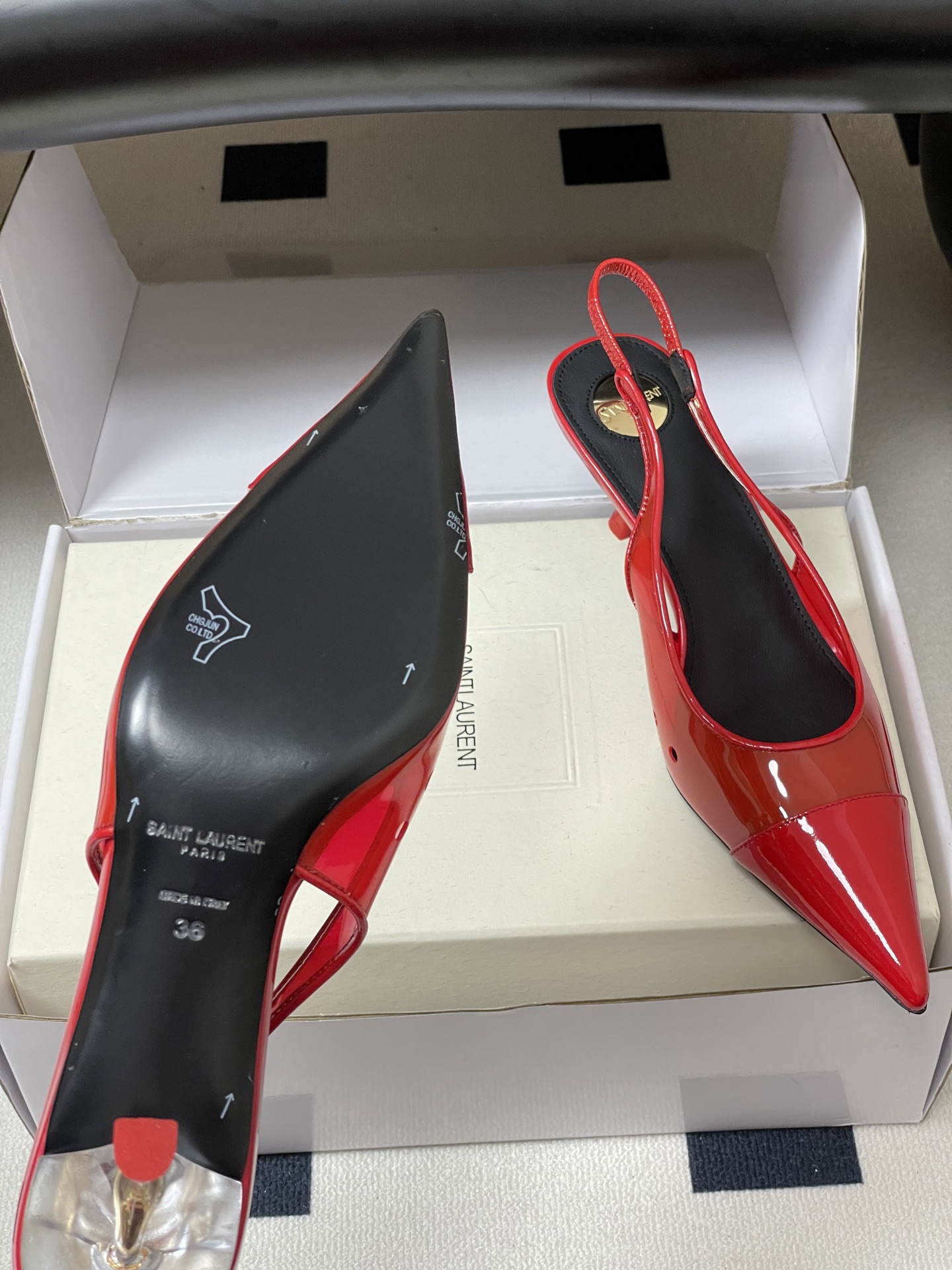 (配高档飞机盒✈️)Saint Laurent 26SS春夏新款 YSL 尖头PVC胶片后空凉鞋🆕透明小 (配高档飞机盒✈️)Saint Laurent 26SS春夏新款 YSL 尖头PVC胶片后空凉鞋🆕透明小