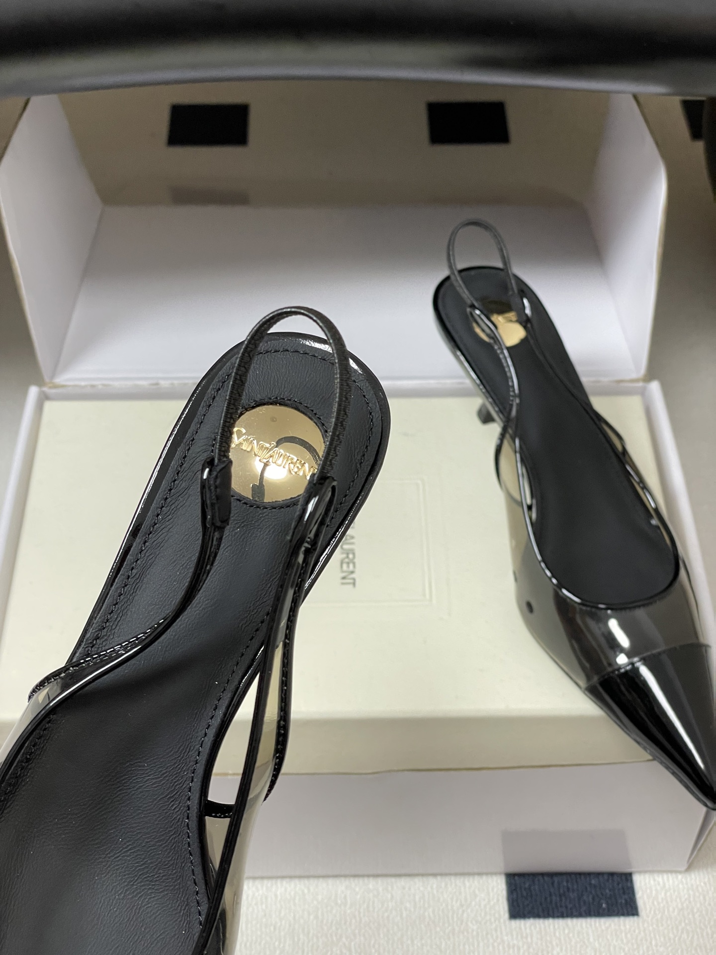 (配高档飞机盒✈️)Saint Laurent 26SS春夏新款 YSL 尖头PVC胶片后空凉鞋🆕透明小 (配高档飞机盒✈️)Saint Laurent 26SS春夏新款 YSL 尖头PVC胶片后空凉鞋🆕透明小