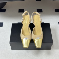 2026春夏新款 Chanel 小香走秀款 小方头金头高跟凉鞋复古风浅口粗高跟单鞋鞋头的金属色是品牌最具 2026春夏新款 Chanel 小香走秀款 小方头金头高跟凉鞋复古风浅口粗高跟单鞋鞋头的金属色是品牌最具