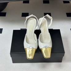 2026春夏新款 Chanel 小香走秀款 小方头金头高跟凉鞋复古风浅口粗高跟单鞋鞋头的金属色是品牌最具 2026春夏新款 Chanel 小香走秀款 小方头金头高跟凉鞋复古风浅口粗高跟单鞋鞋头的金属色是品牌最具