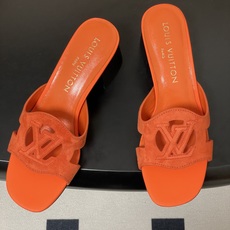 经典款Louis vuitteon路易威登 Lv Isola凉拖鞋系列经典字母logo大扣一字带粗跟拖鞋 经典款Louis vuitteon路易威登 Lv Isola凉拖鞋系列经典字母logo大扣一字带粗跟拖鞋